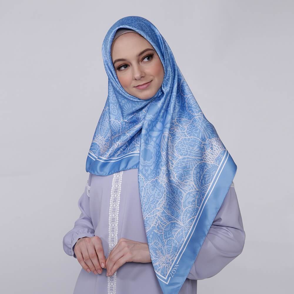 Kerudung Segi Empat Scaveria Scarf warna Biru dari Zoya